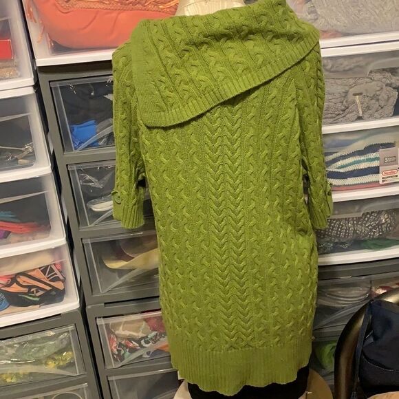 New directions size large cable knit Short sleeve sweater - Picture 2 of 6